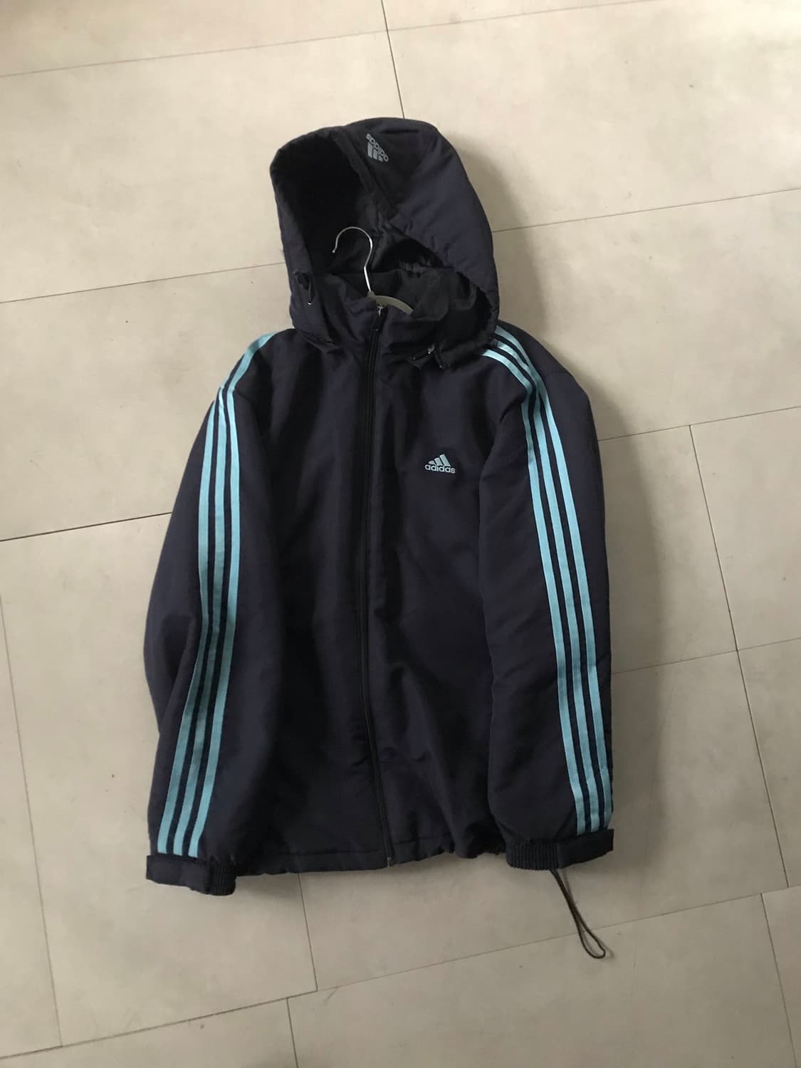 아디다스 네이비 연하늘 후드 누빔패딩 상품이미지9