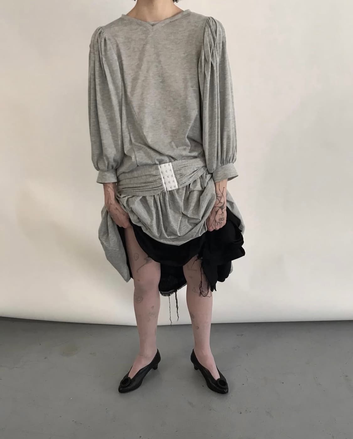 에옹쓰 Art Nouveau Dress - gray 상품이미지2