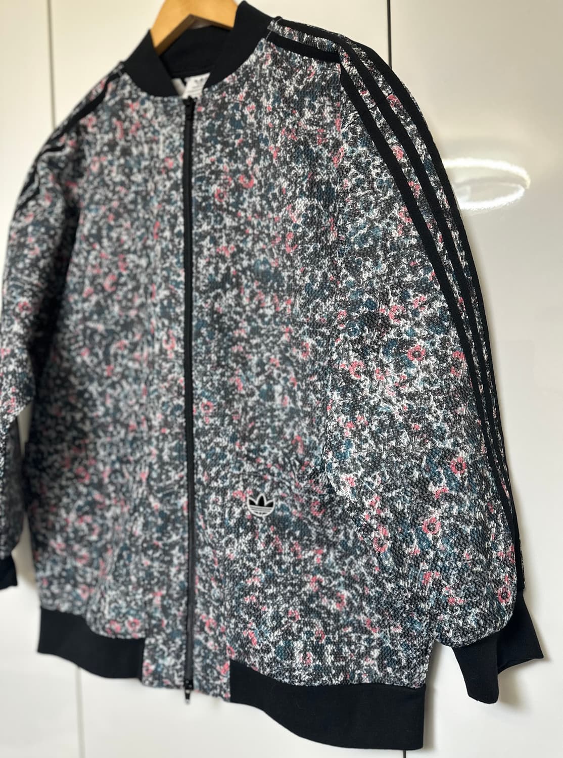 아디다스 플라워 패턴 트랙탑 집업유일매물 남여공용 상품이미지2