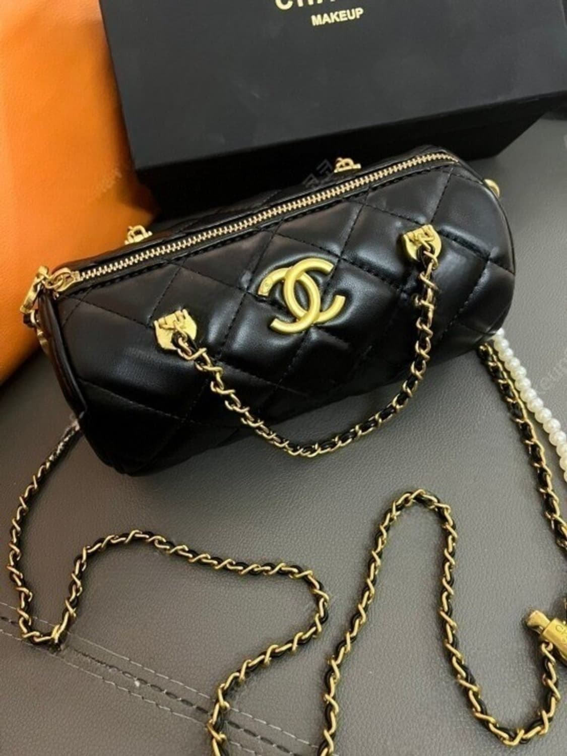 샤넬 뷰티 원형 크로스백 상품이미지2