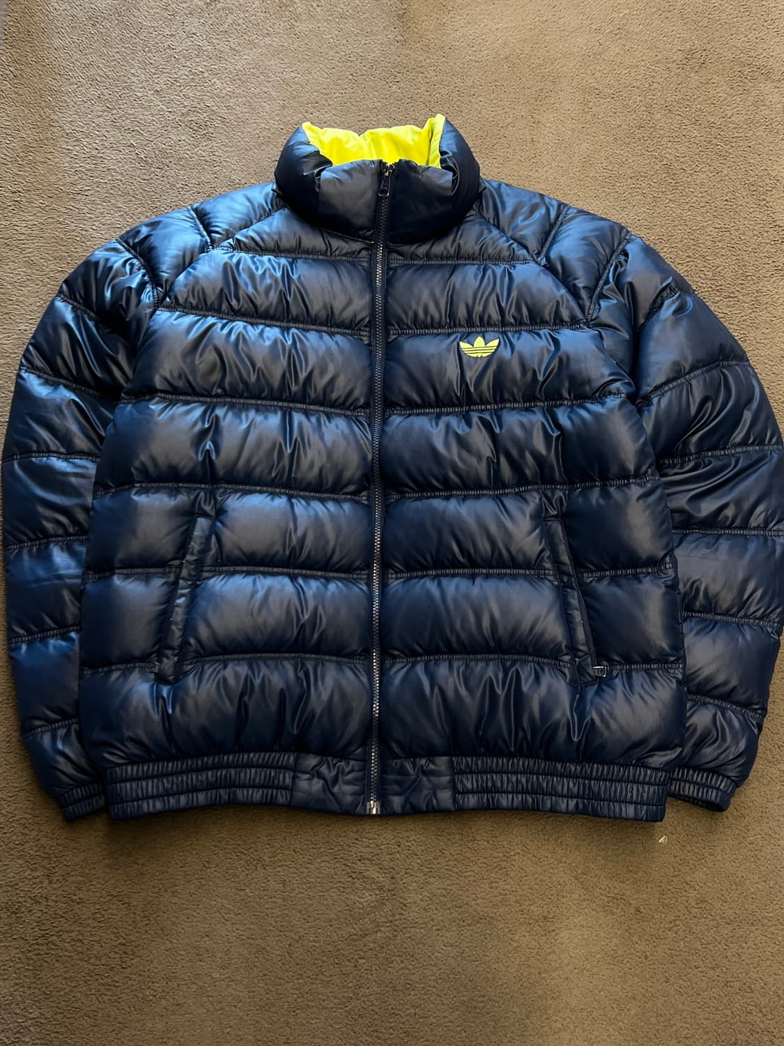 아디다스 올드스쿨 파이어버드 구스다운 경량패딩 처분  상품이미지1