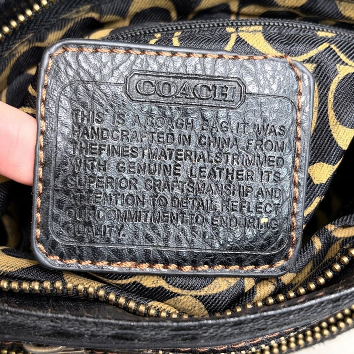 COACH 시그니처 블랙 크로스백 상품이미지8