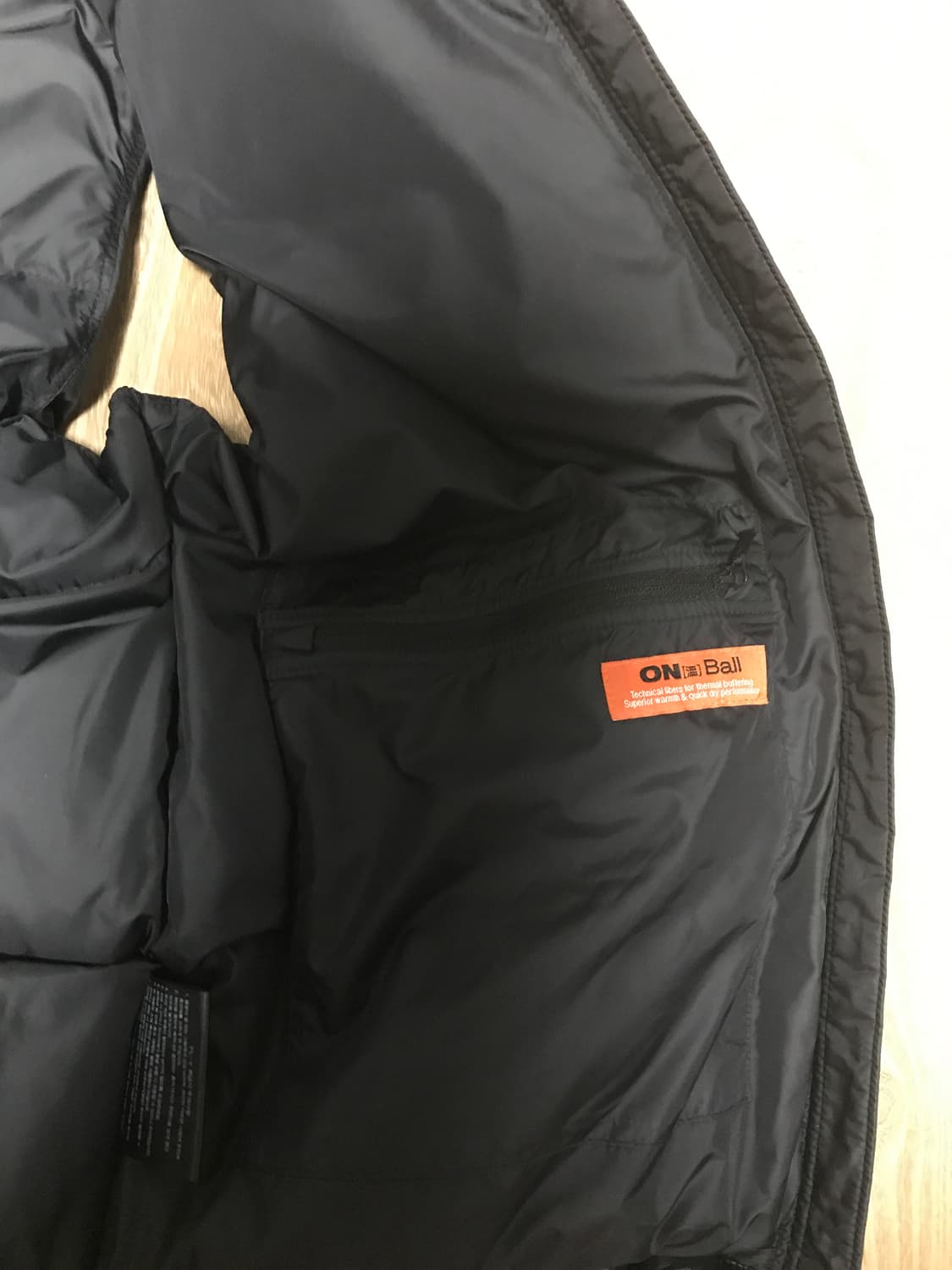 노스페이스 눕시 온 볼 베스트 블랙 조끼 패딩L 상품이미지2