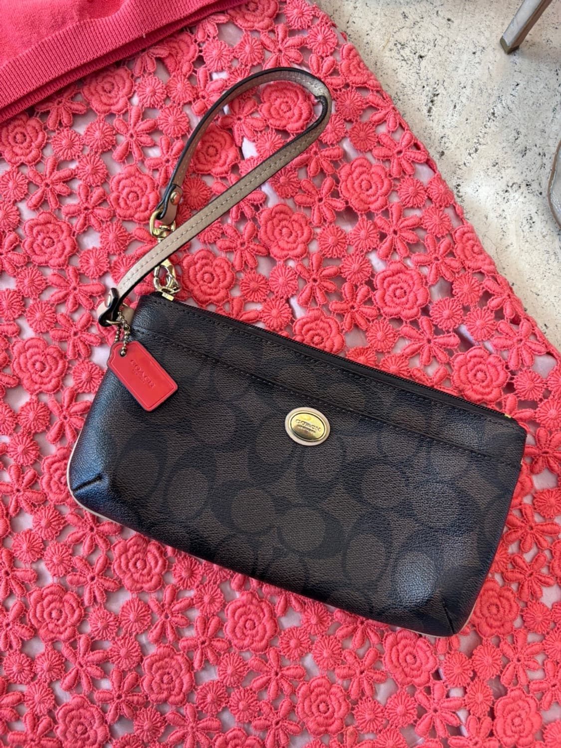 Coach Leather Clutch 상품이미지1