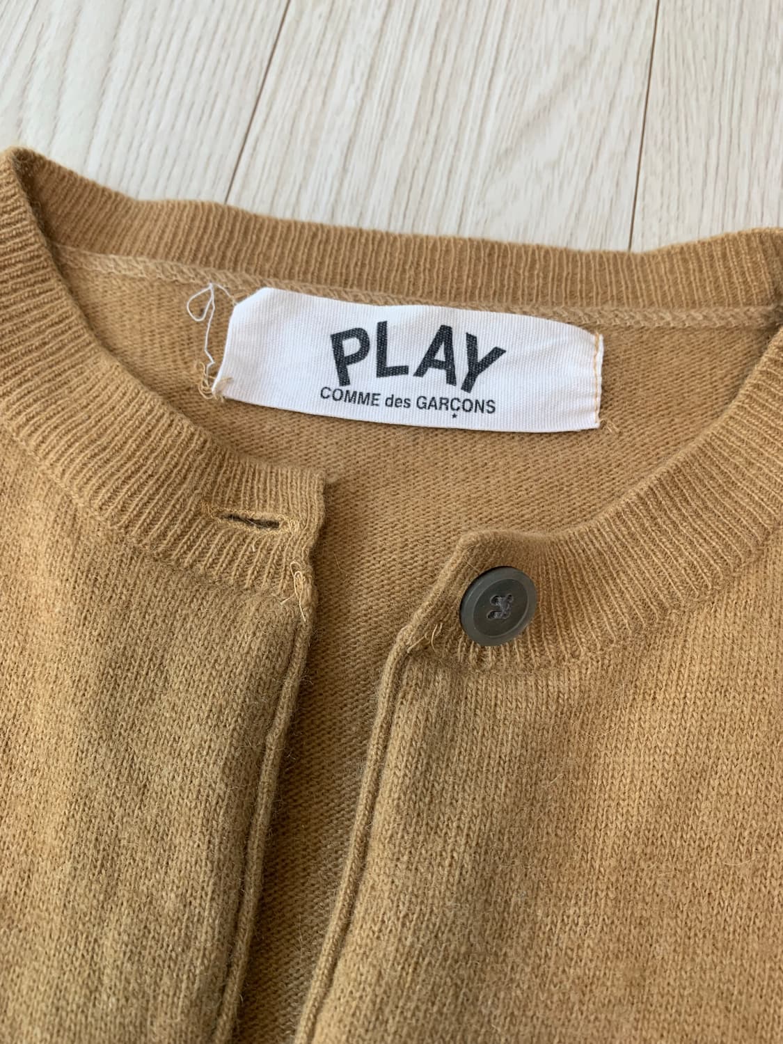 꼼데가르송 울 가디건 (빈티지 베이지 하트 와펜) 상품이미지3