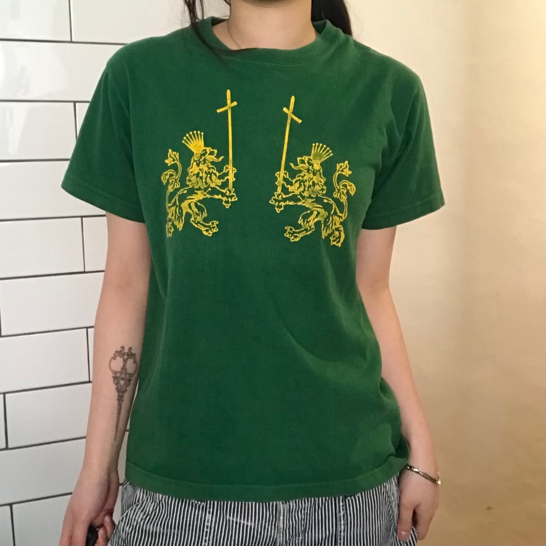 빈티지 엠블럼 그래픽 티셔츠 상품이미지3