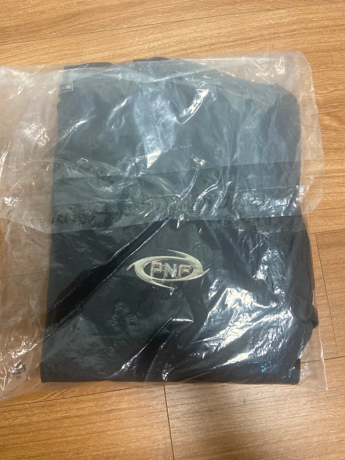 플노팔 플리즈노팔로우 엠블럼 긴팔티 상품이미지1