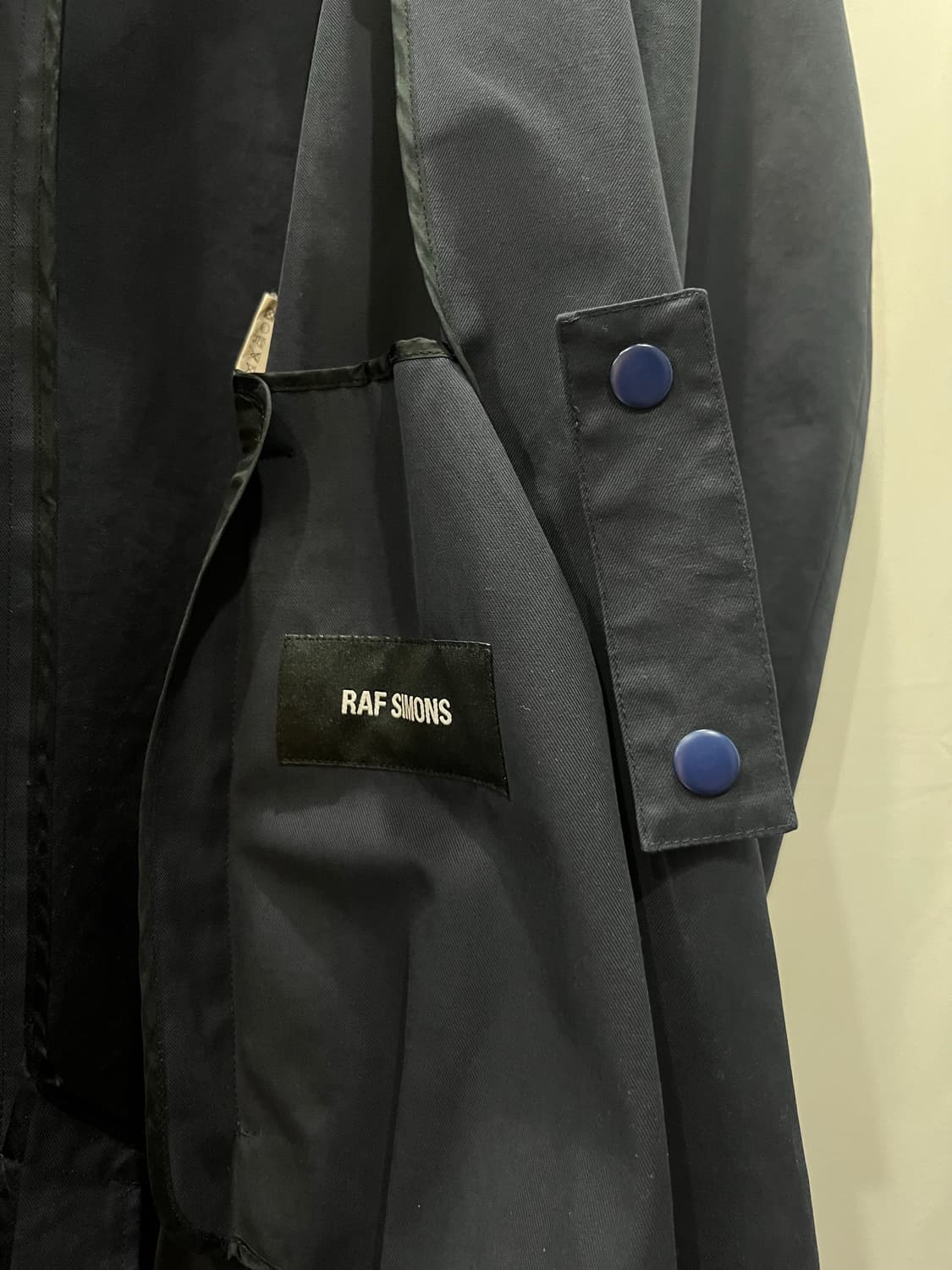 라프시몬스 카라리스 파머시 코트 48 상품이미지5