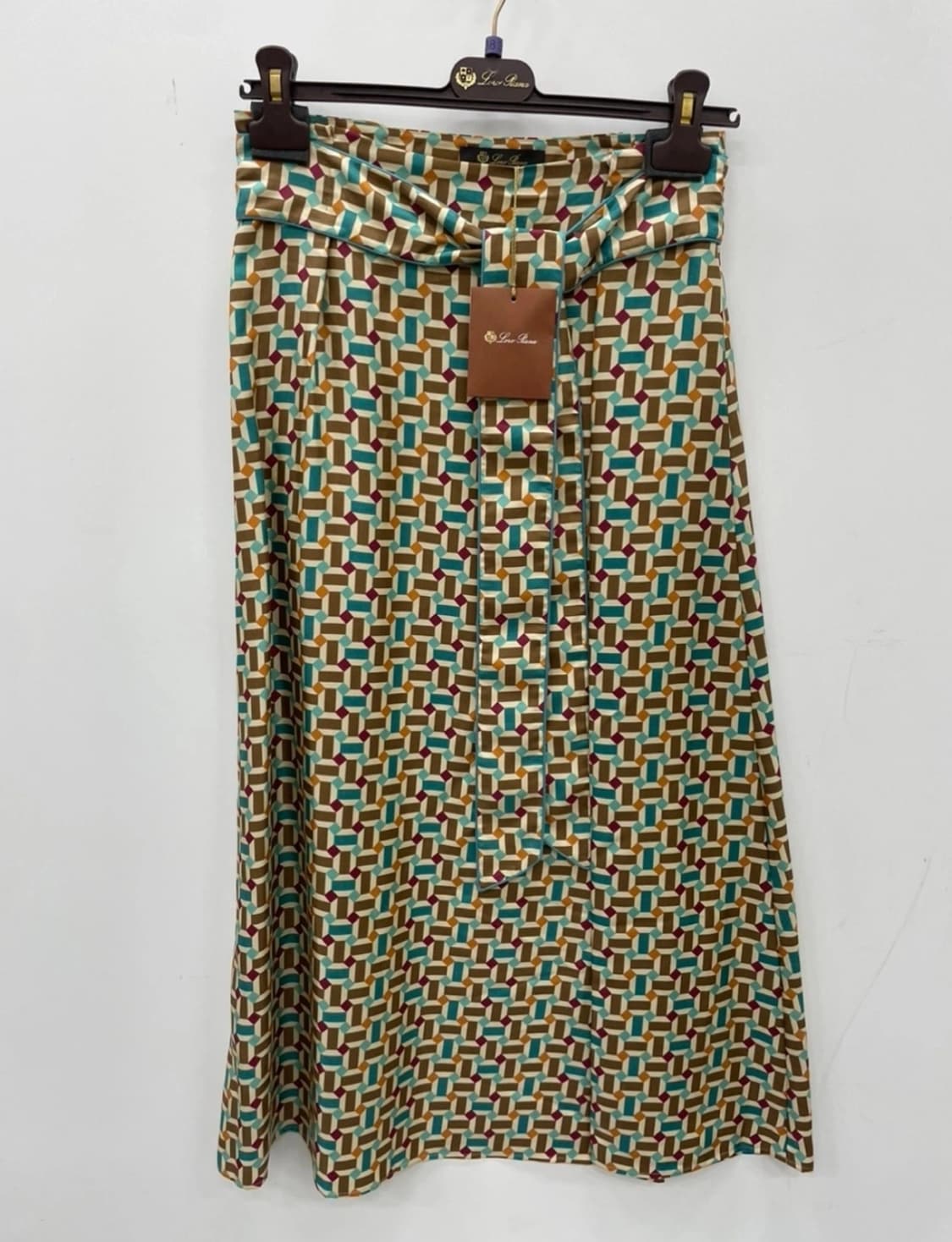 로로피아나 실크 롱 스커트 미사용품 38 상품이미지1