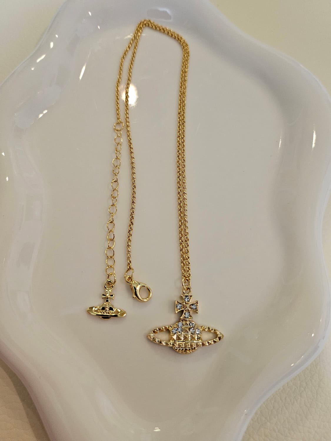 비비안웨스트우드 업사이클링 금장 목걸이 상품이미지3