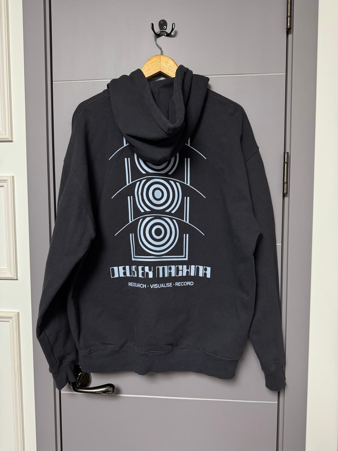 데우스 엑스 마키나 후드티 L 다크 그레이 상품이미지1