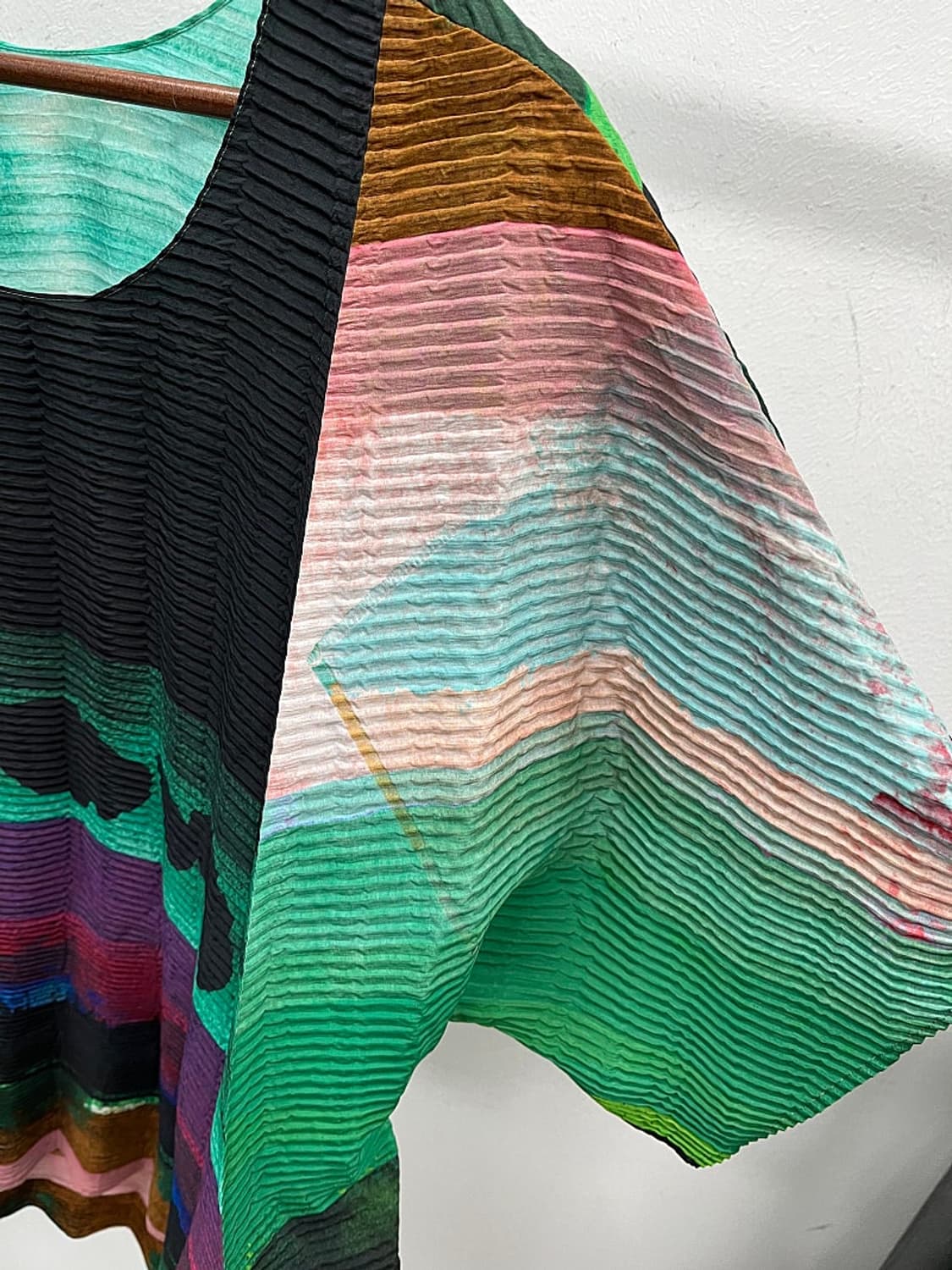 여) 이세이미야케 멀티컬러 반팔 상품이미지2