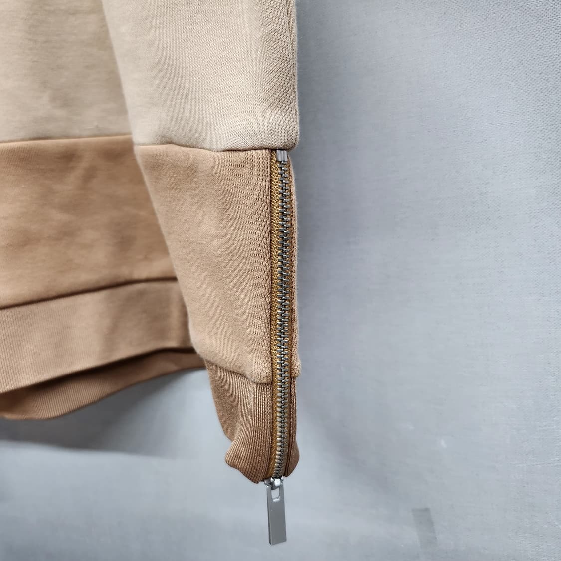 COS 코스 컬러블럭 맨투맨 L(남여공용) 상품이미지4