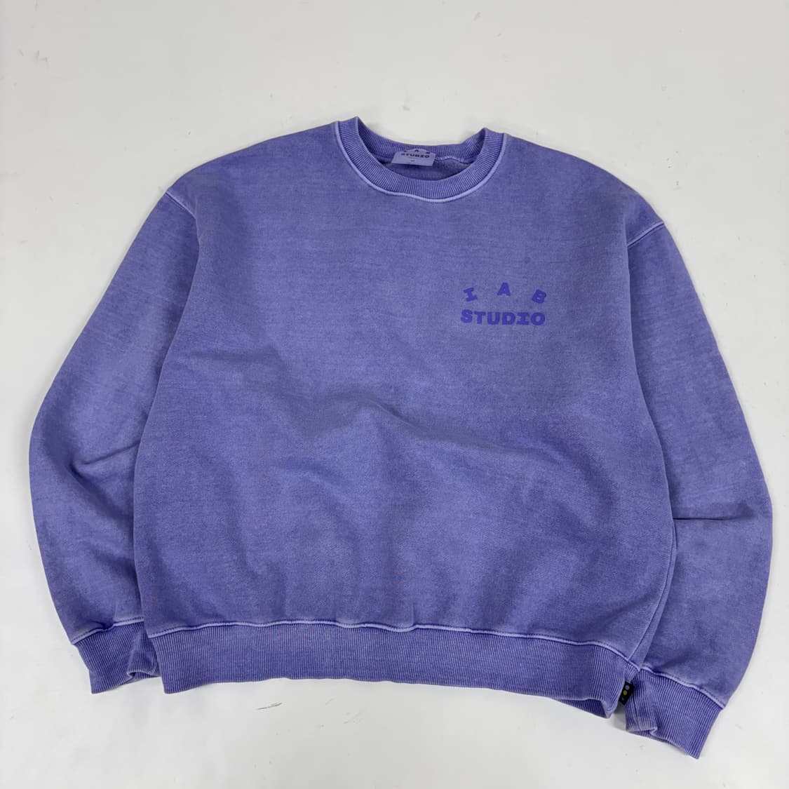 아이앱스튜디오 피그먼트 맨투맨 상품이미지3