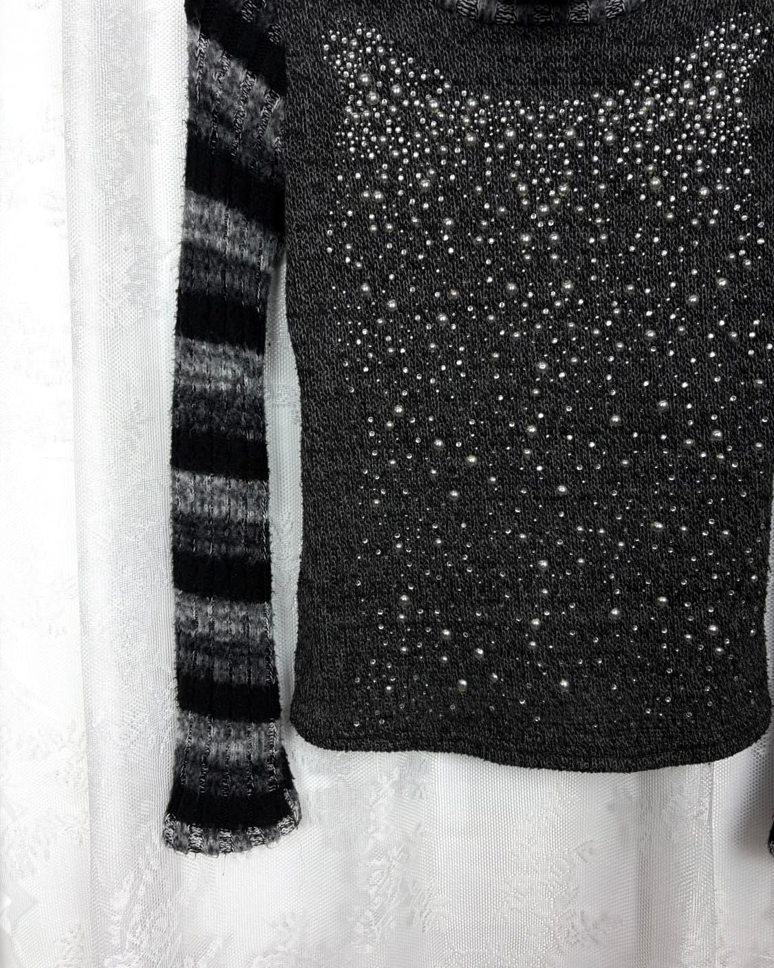 Beaded stripe turtleneck knit top 상품이미지3