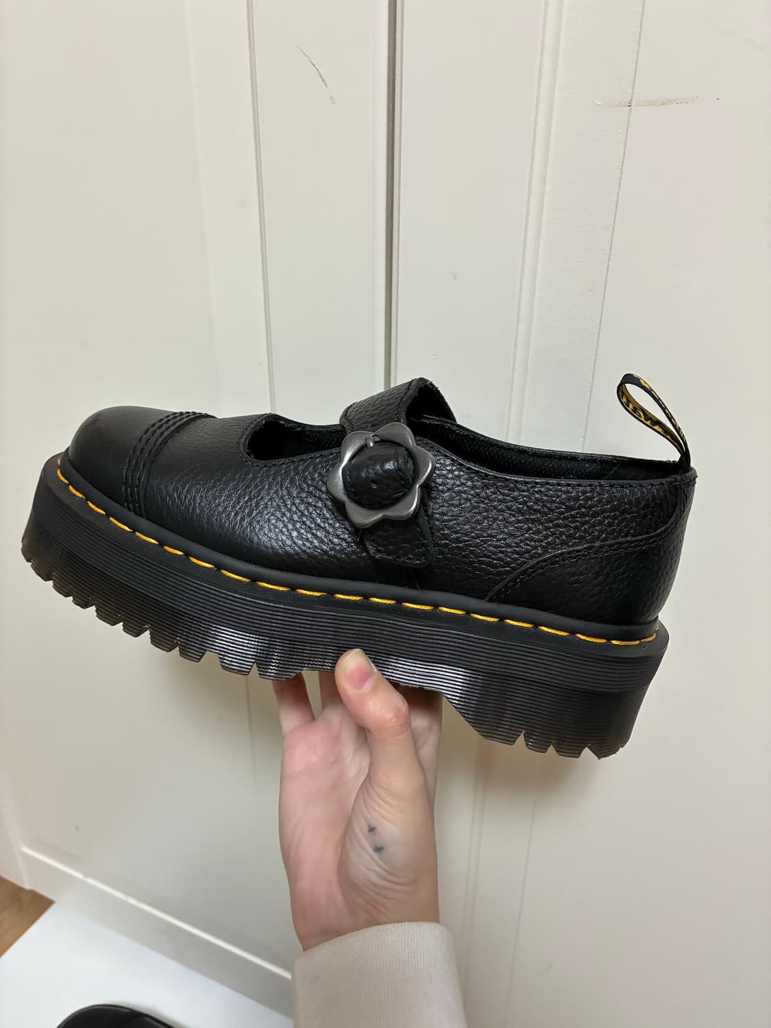 닥터마틴 아디나 쿼드 로퍼 블랙 상품이미지2