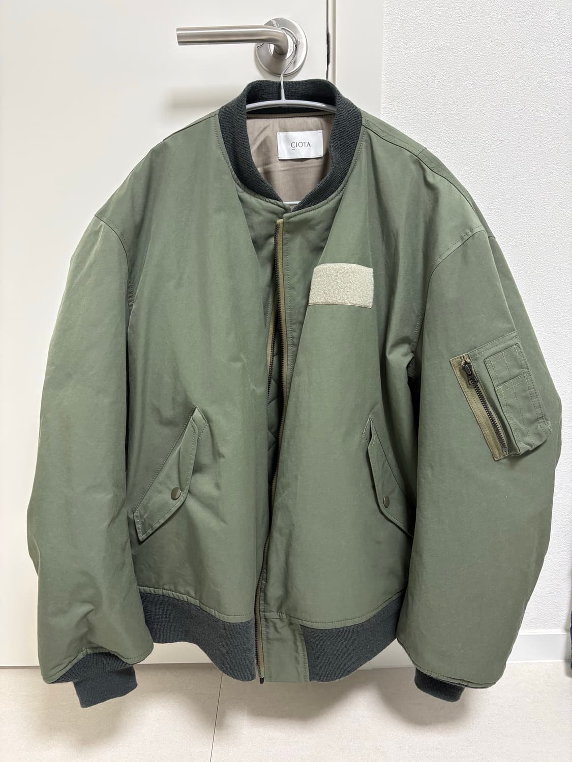 Ciota 시오타 - MA-1 Flight Jacket - Olive 상품이미지2