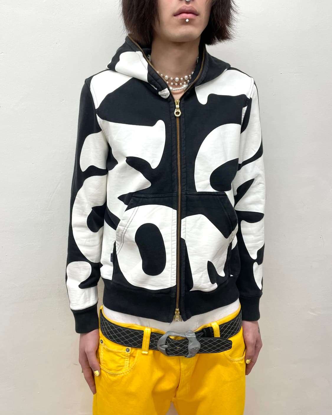 White Bold Printed Black Hooded Zip-Up 상품이미지3