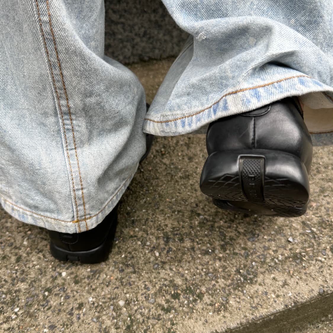 (레어) 00s 블랙 프라다 스포츠 스퀘어 토 가죽 로퍼 상품이미지10