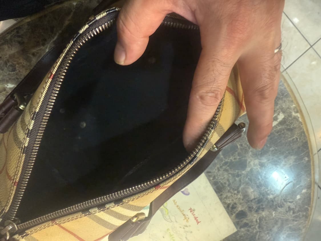 정품 버버리 노바체크 토트백 팝니다 상품이미지6