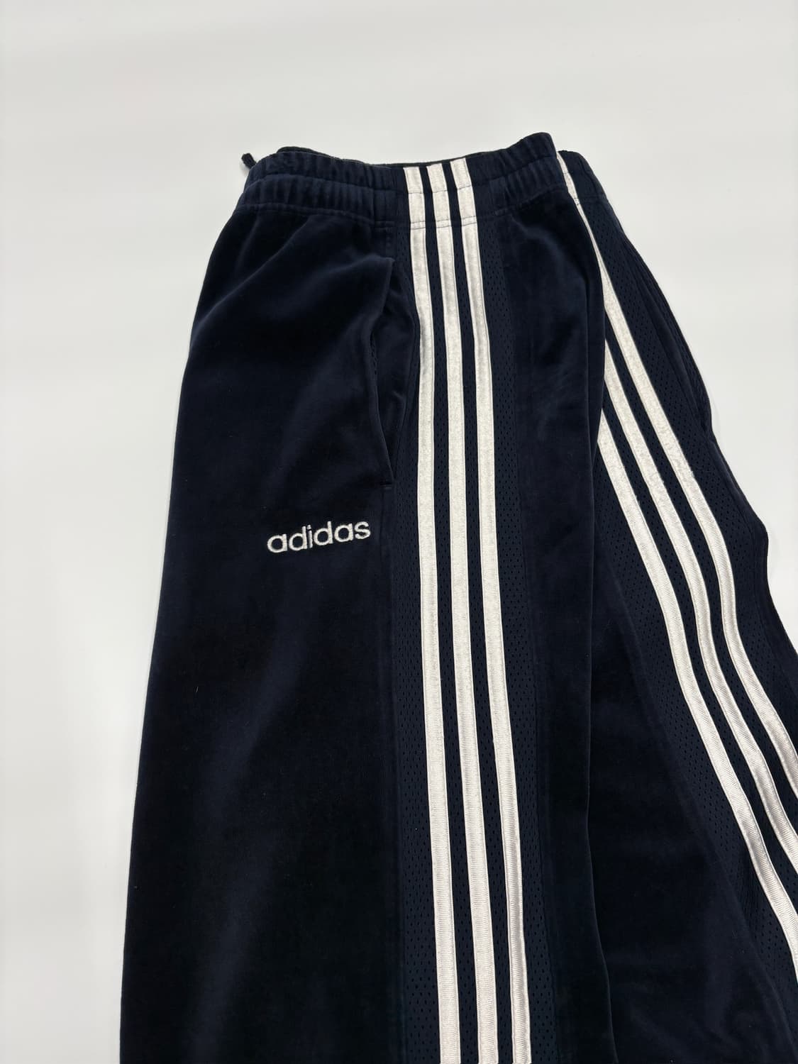 아디다스 와이드핏 벨벳 트랙 져지 팬츠 상품이미지5