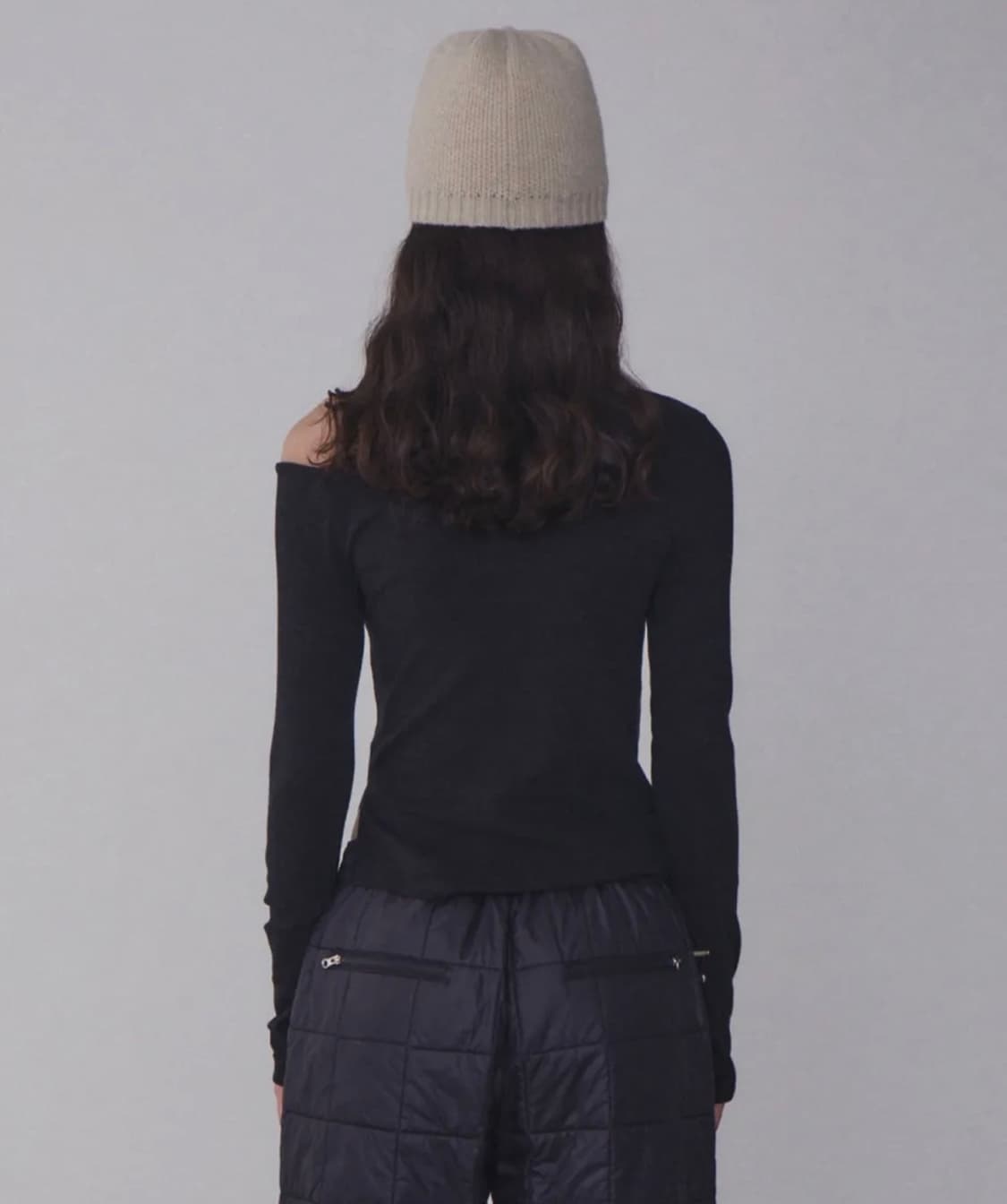 RR ONE SHOULDER LONG SLEEVE TOP - BLACK 상품이미지3