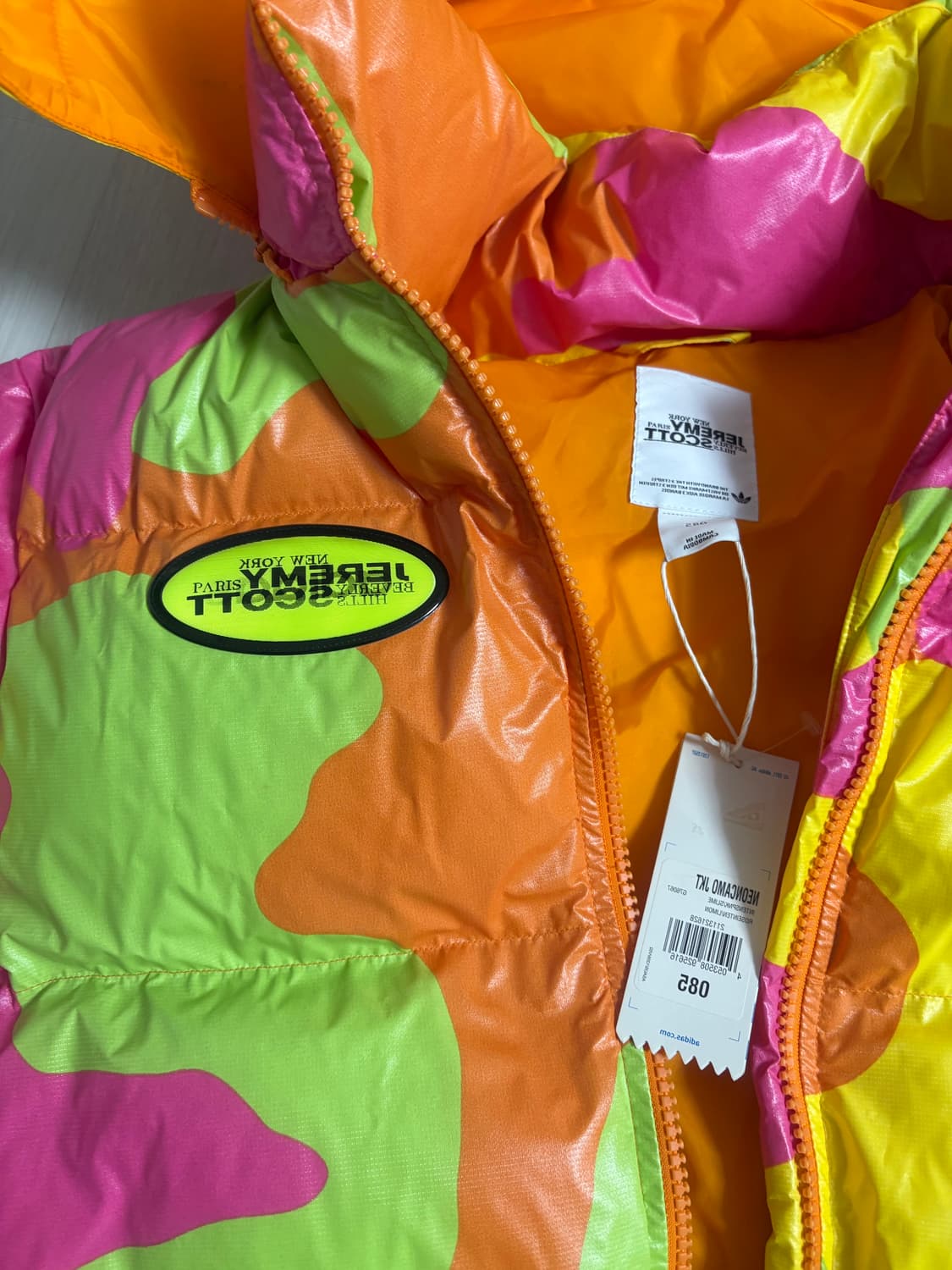 아디다스 제레미스캇 홀로그램 패딩 상품이미지2