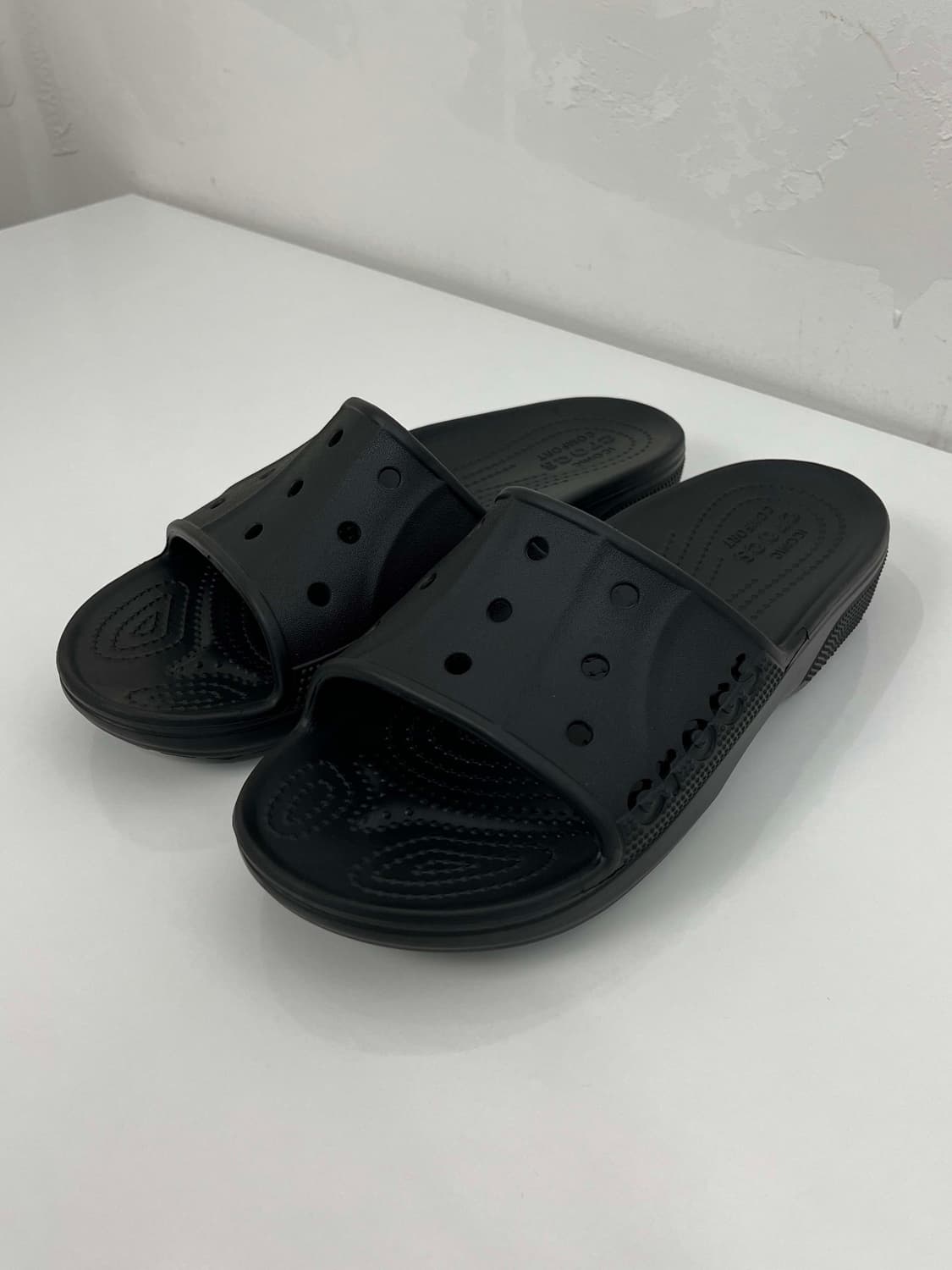 새제품 크록스 남녀공용 비아 슬라이드 슬리퍼 265 상품이미지1
