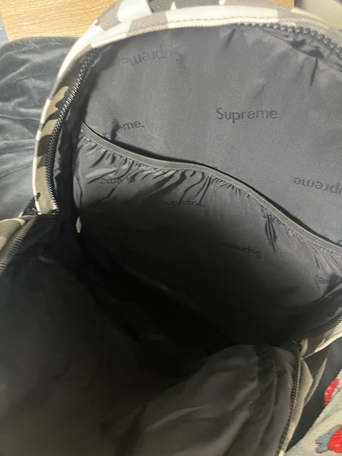 슈프림 백팩 스노우 카모 25SS 상품이미지6