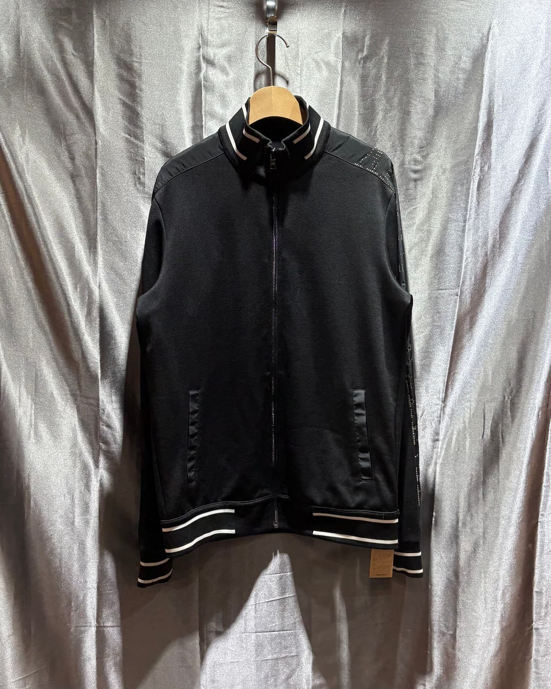 M A|X 아르마니 익스체인지 펀칭라인 트랙탑 상품이미지2