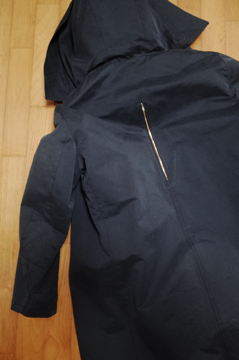 투빌더스하우스 1PIECEMADE 실크코튼 후디드 코트 상품이미지4