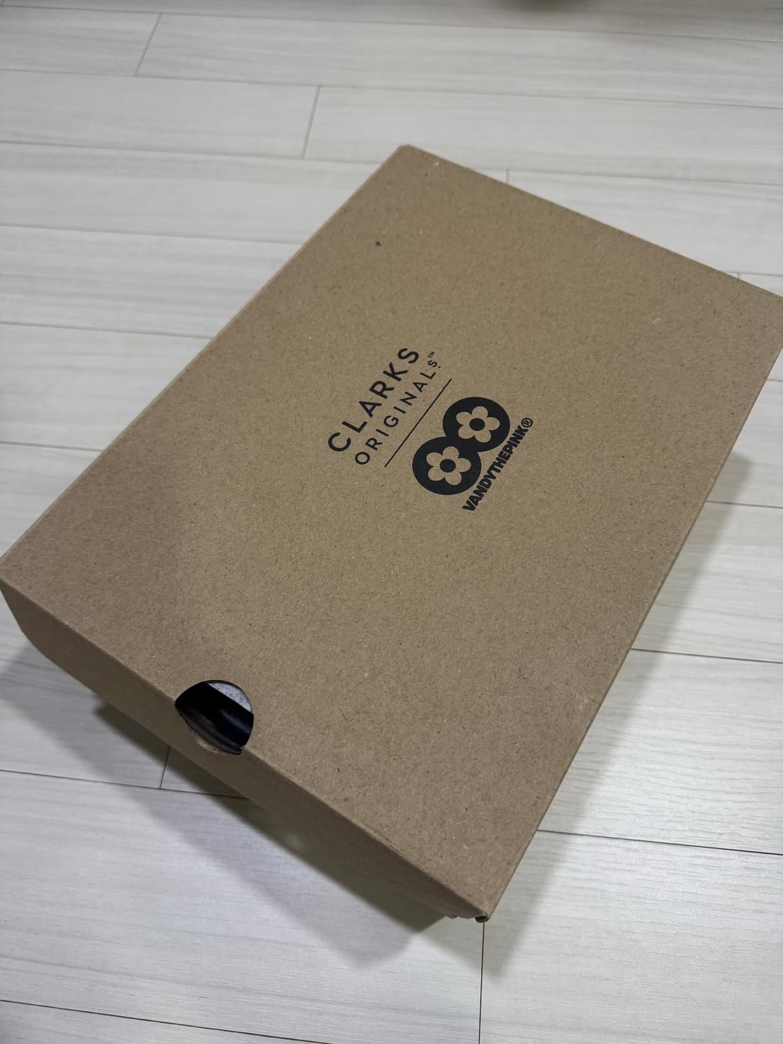 클락스 반디더핑크 콜라보 왈라비 부츠 판매합니다.  상품이미지9