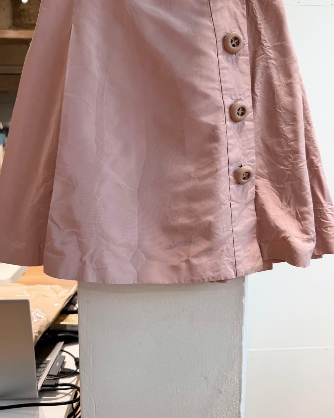 프라다 핑크 실크 핀턱 랩 미디스커트  상품이미지4