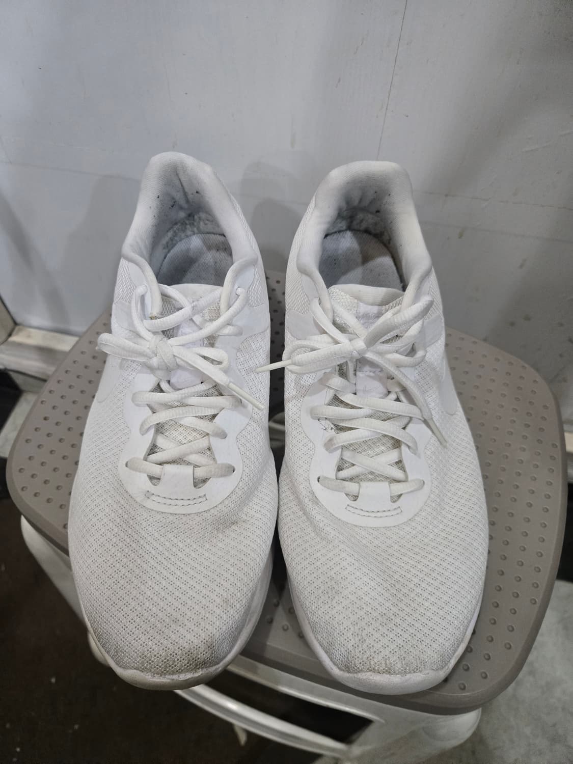 (사이즈280) NIKE 나이키 올화이트 신발! 깔끔한 스타일~ 상품이미지1