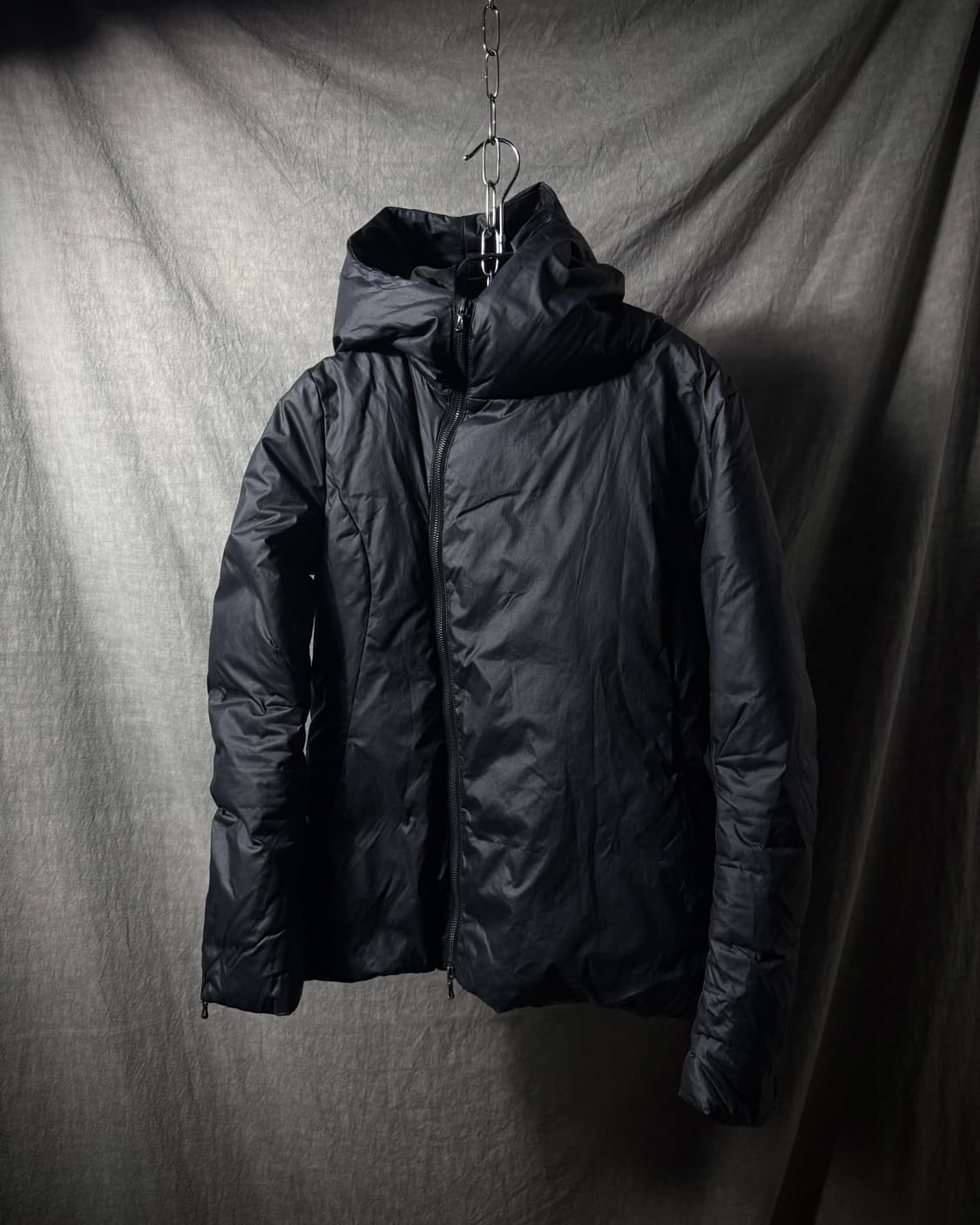 ATTACHMENT Asymmetric Down Jacket  상품이미지1