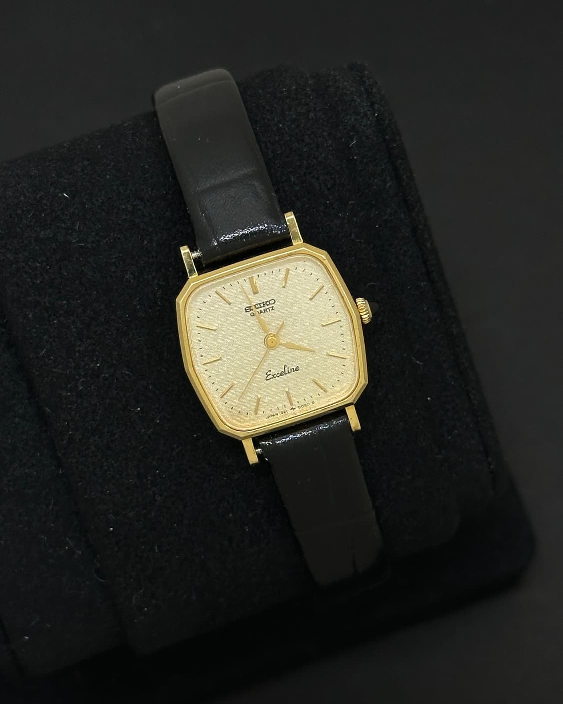 세이코 엑셀린 골드 카보숑 쿼츠 시계 상품이미지1