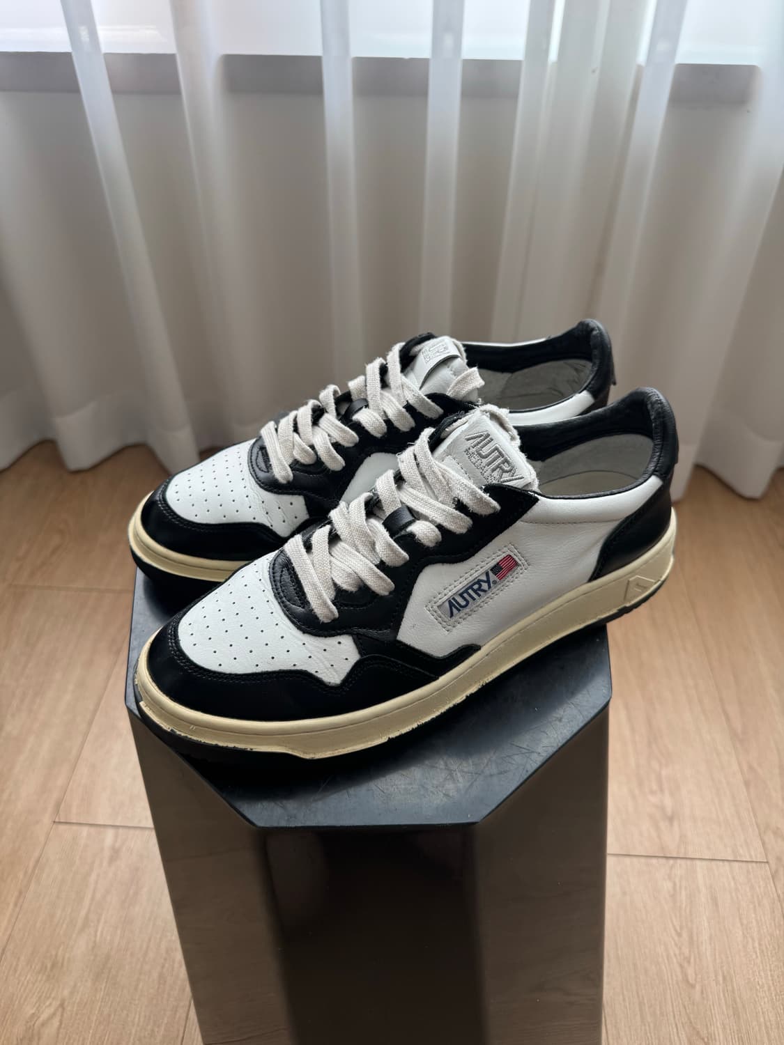 (촬영소품) 280 오트리 메달리스트 스니커즈 상품이미지9