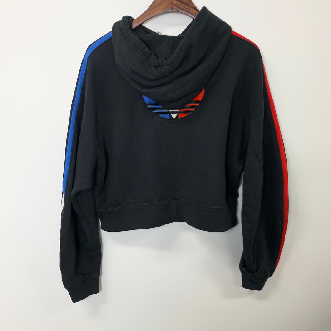 아디다스 사이드라인 블랙 후드티 상품이미지3