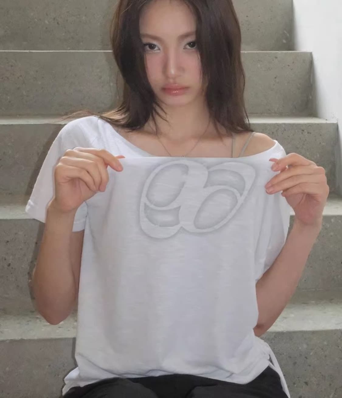 KIKI BOXY SHIRRING TEE / WHITE 상품이미지2