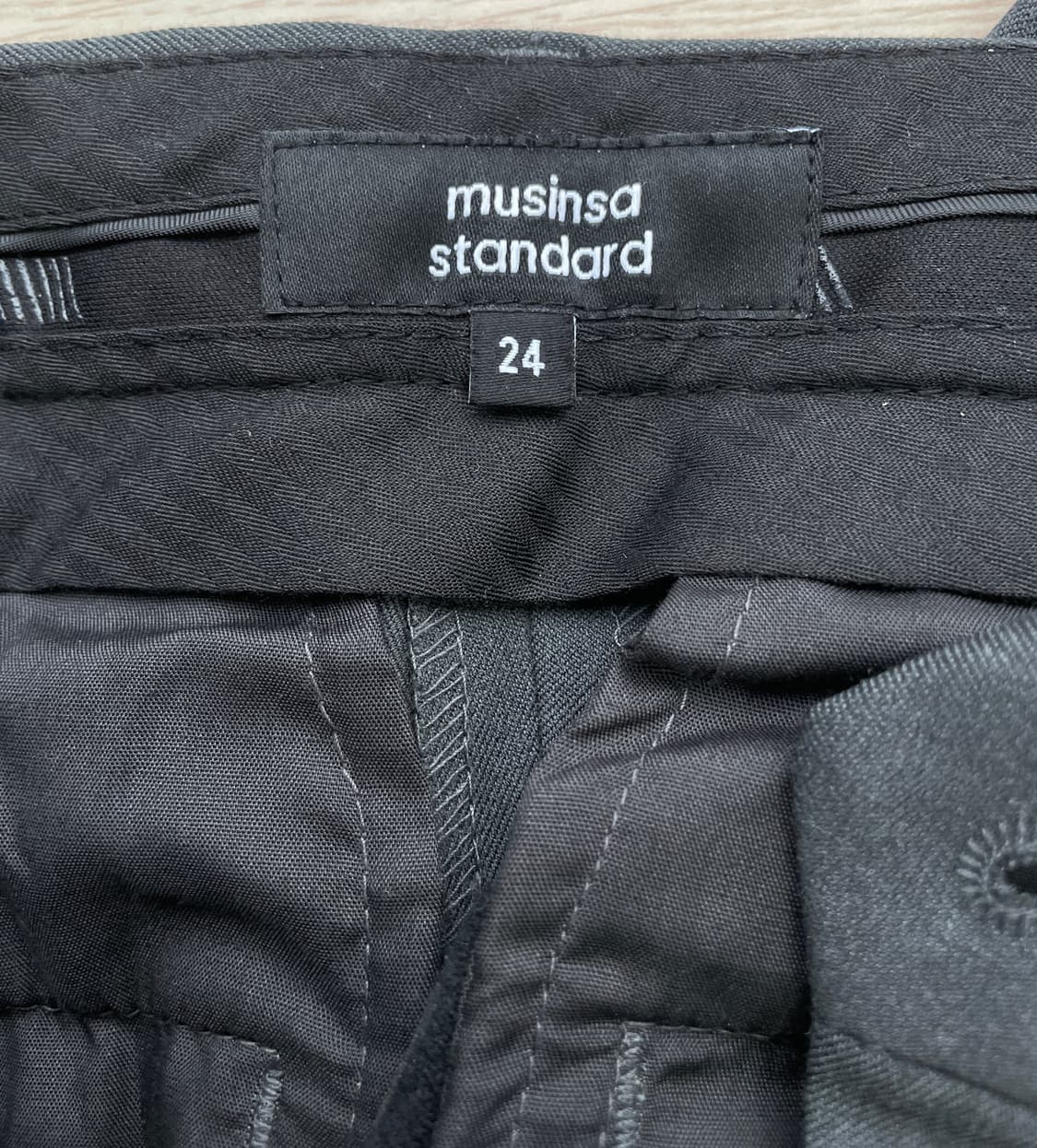 무신사 스탠다드 우먼즈 와이드 히든 밴딩 슬랙스 그레이 상품이미지6