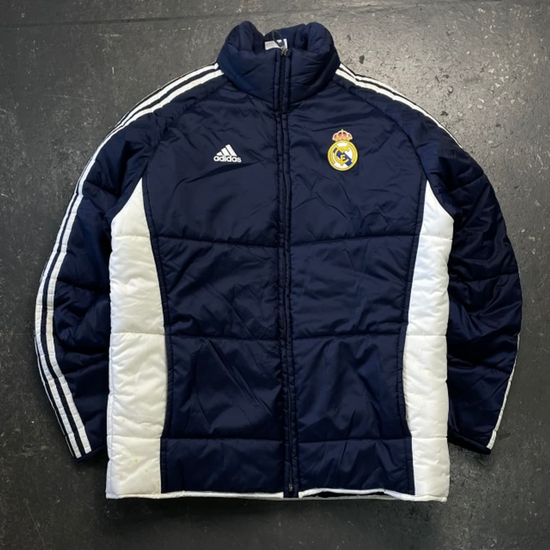 100 아디다스 레알마드리드 경량패딩 상품이미지1