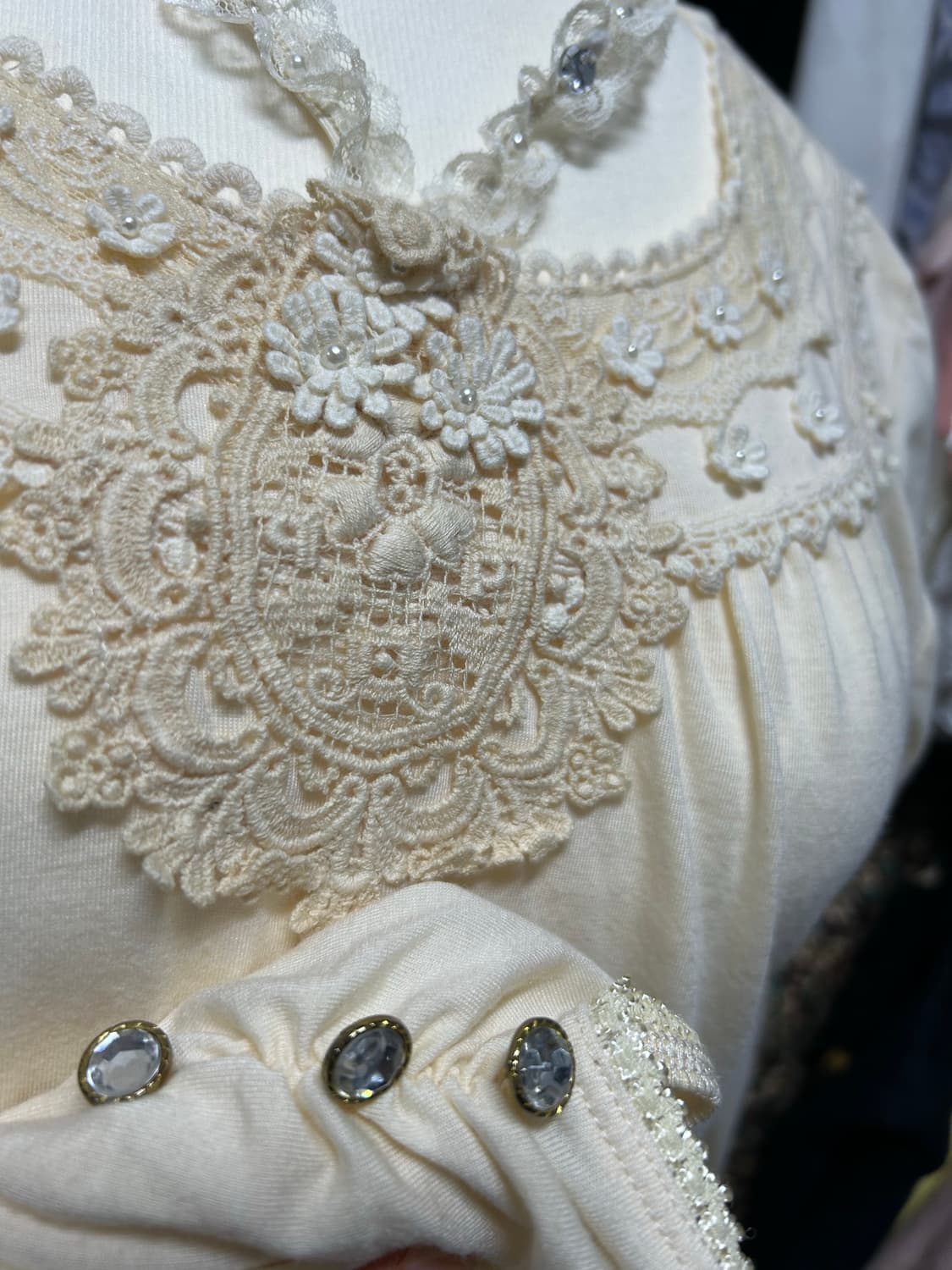 엑시즈팜 큐빅레이스 블라우스  상품이미지3