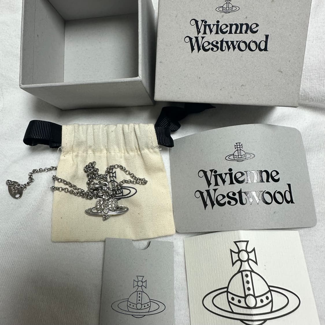 비비안웨스트우드 리버스 하트 목걸이  상품이미지1