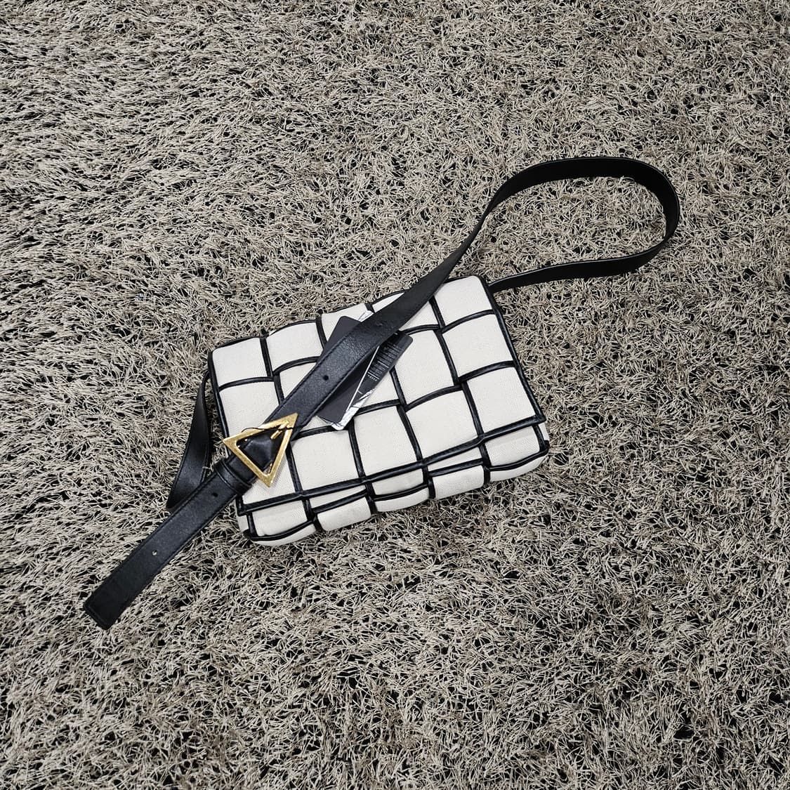 보테가 베네타 패딩 카세트백 윈드스웹트 가방 상품이미지2