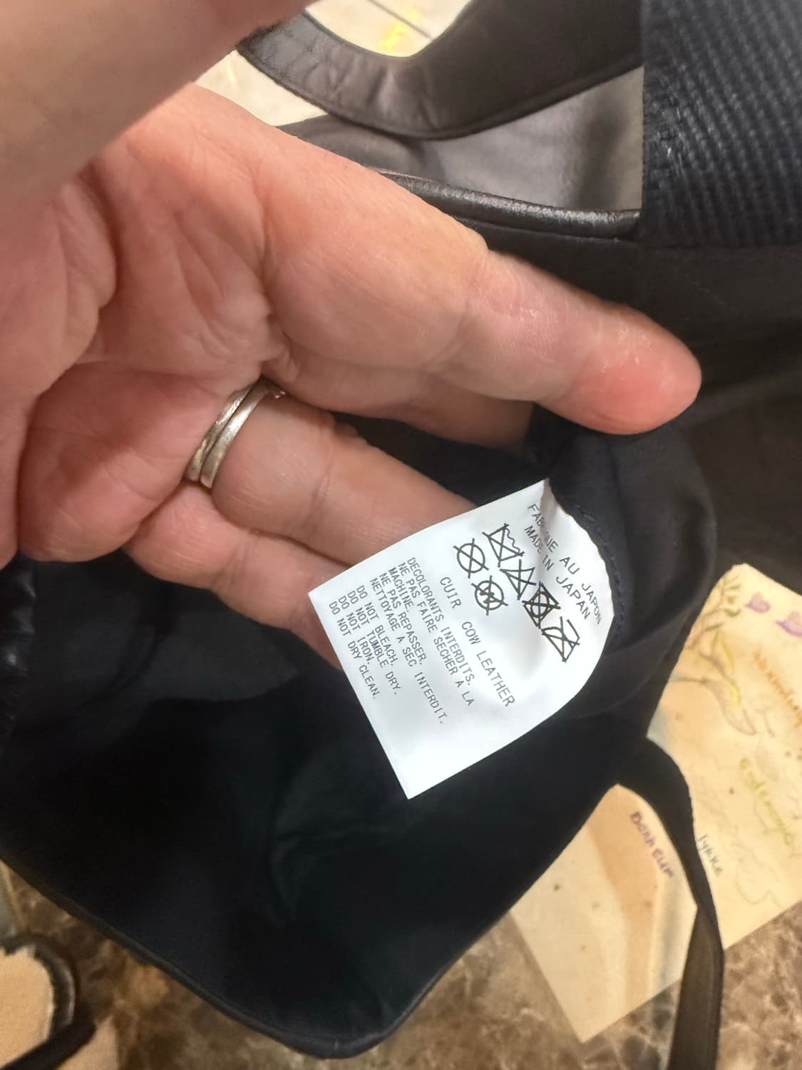 정품 요지야마모토 레더 쇼퍼백 팝니다 상품이미지8