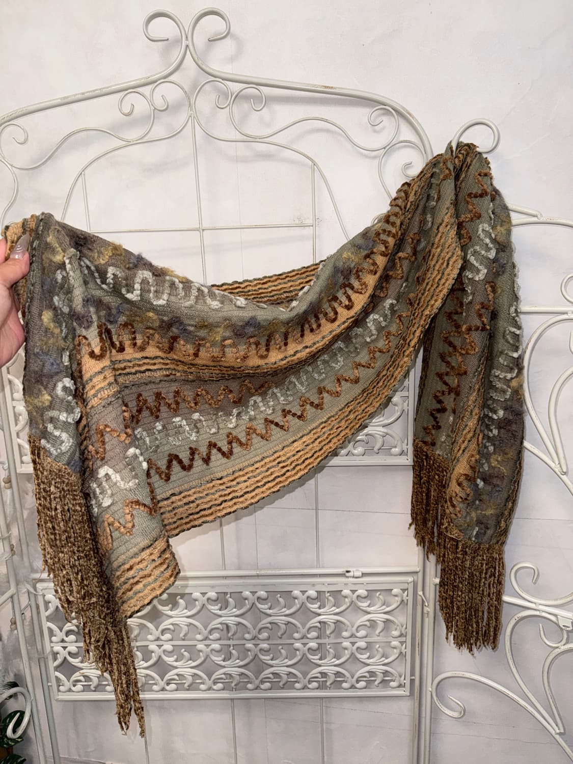 Mute ash brown grunge trimming knit 머플러 상품이미지1