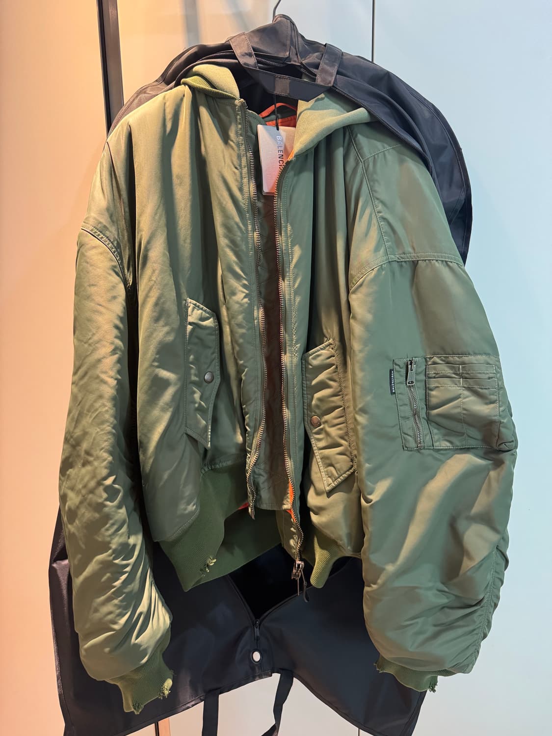 발렌시아가 봄버 자켓 상품이미지3