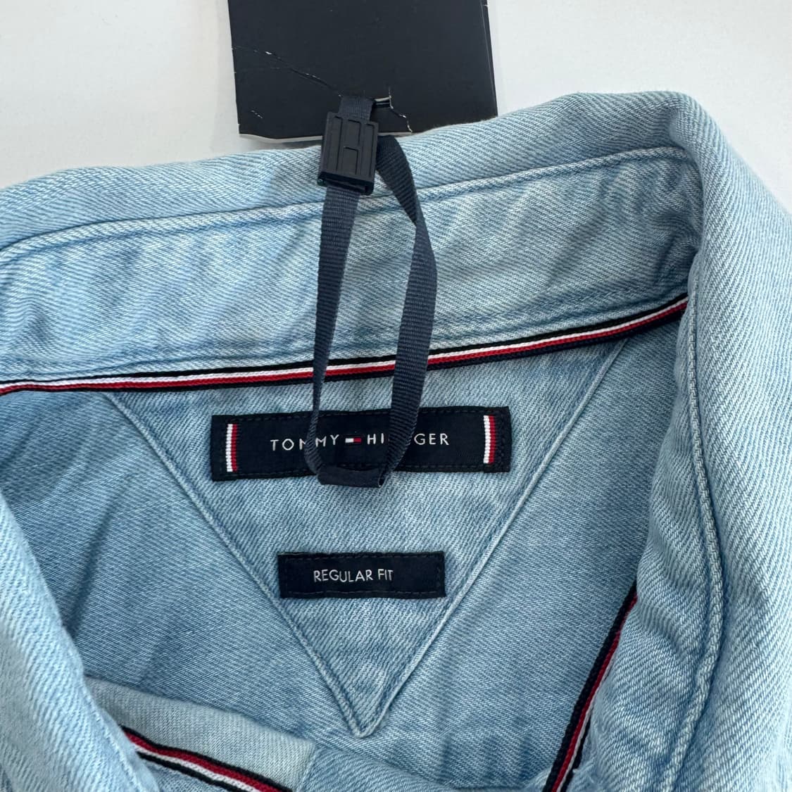 Tommy Hilfiger 타미힐피거 데드스탁 스몰로고 데님 셔츠에 상품이미지5