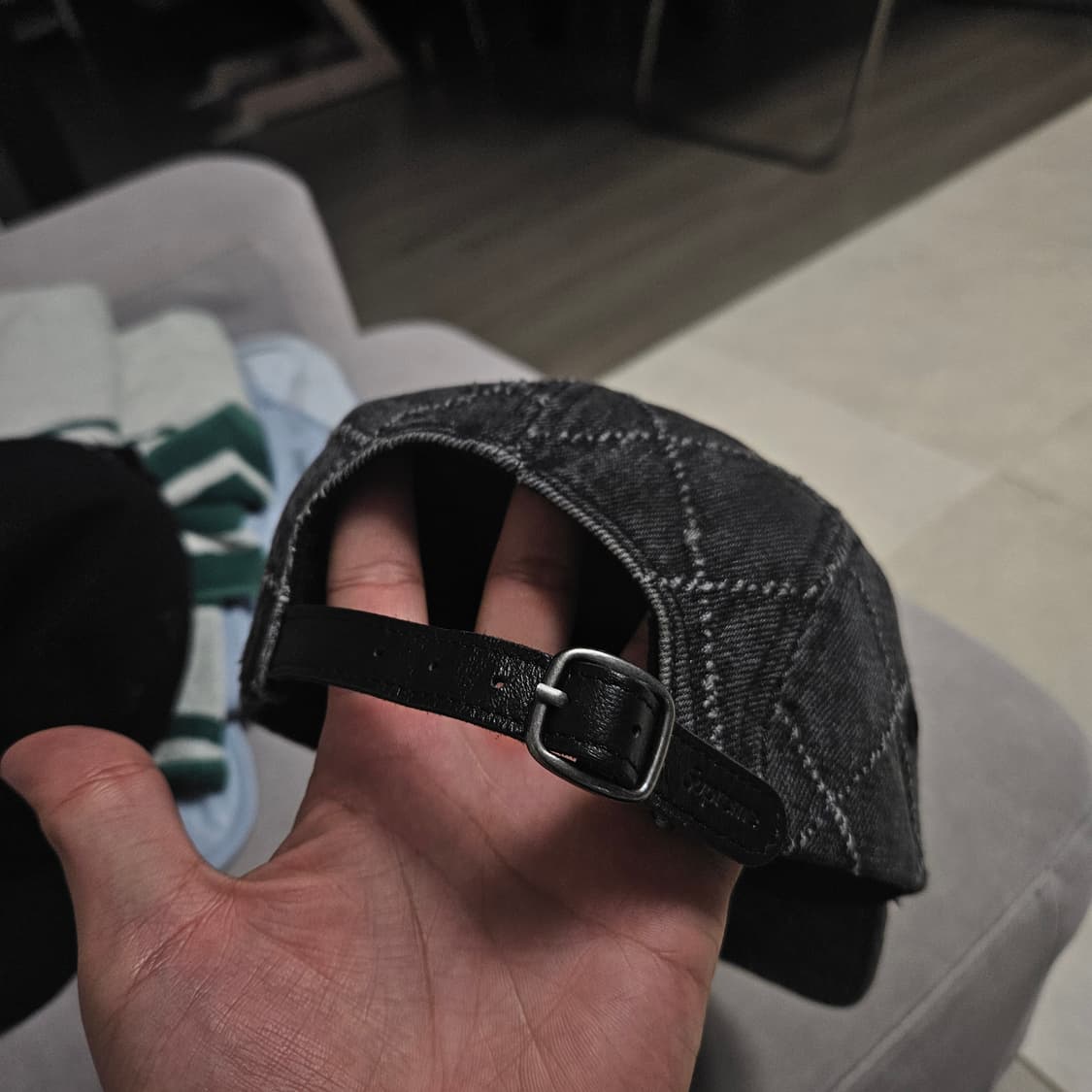 슈프림 펀치드 데님 캠프캡 블랙 23FW 팔아요  상태좋음 상품이미지2