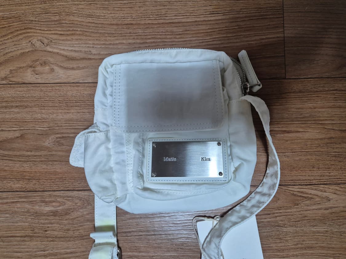 (새상품)마뗑킴 카고 크로스 미니백 화이트 상품이미지6